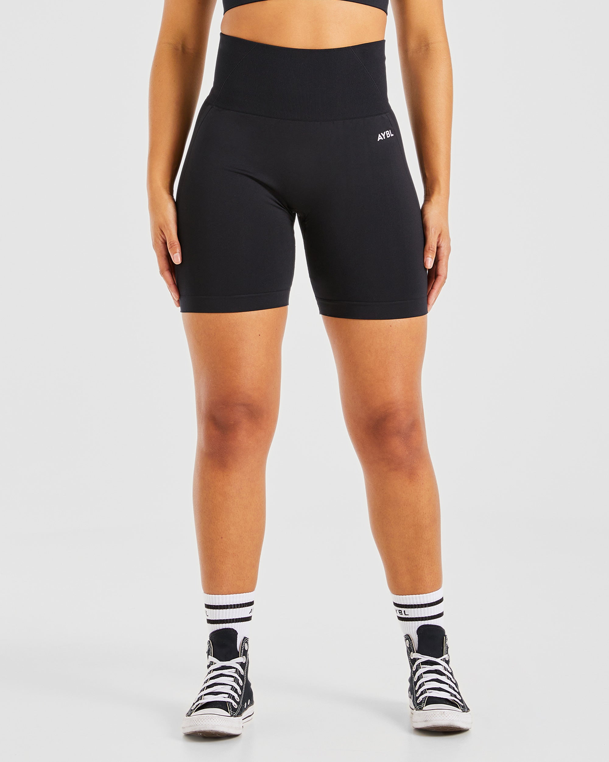 Empower Seamless Cycling Shorts - Zwart