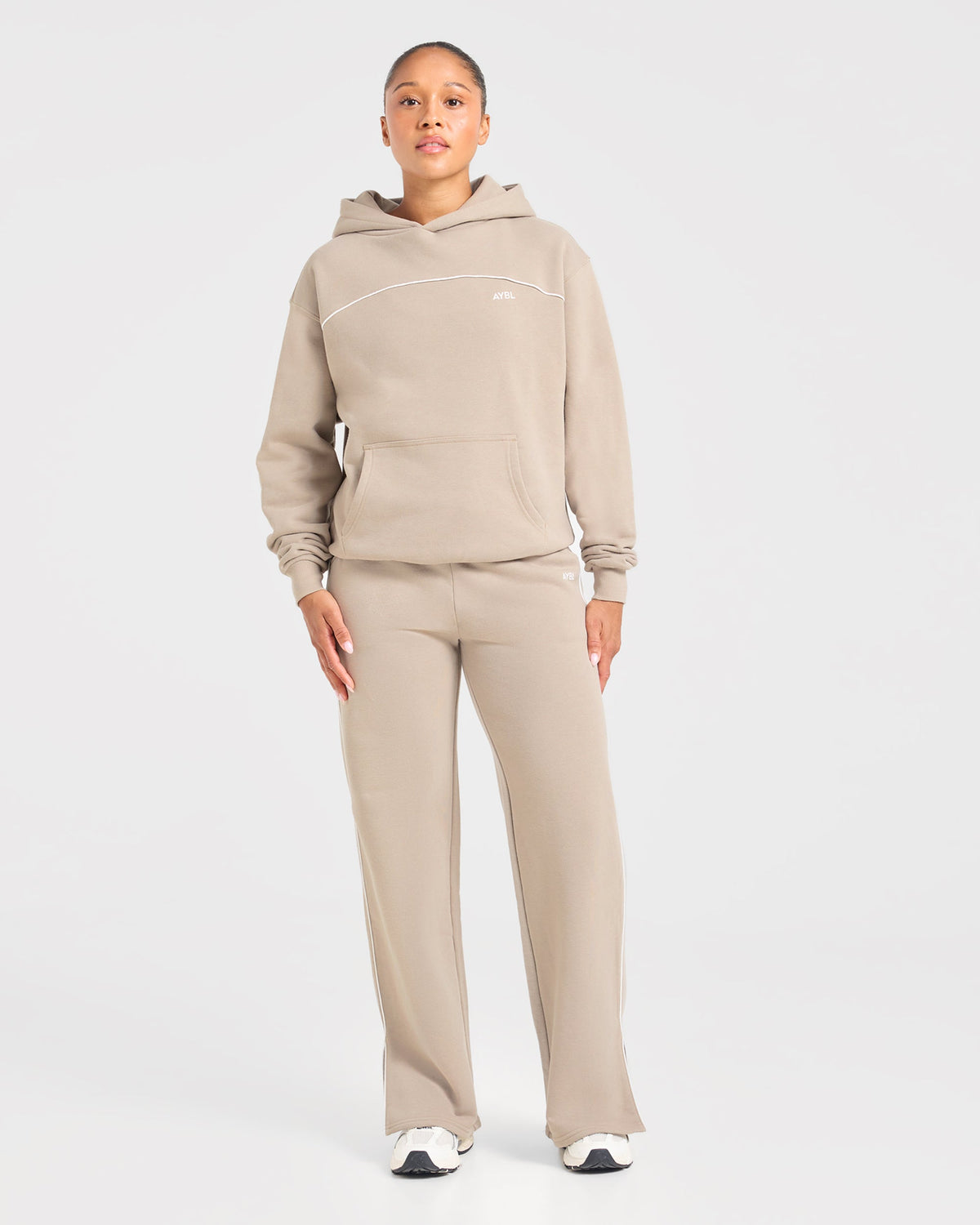 Form Straight Leg Joggers - Mocha