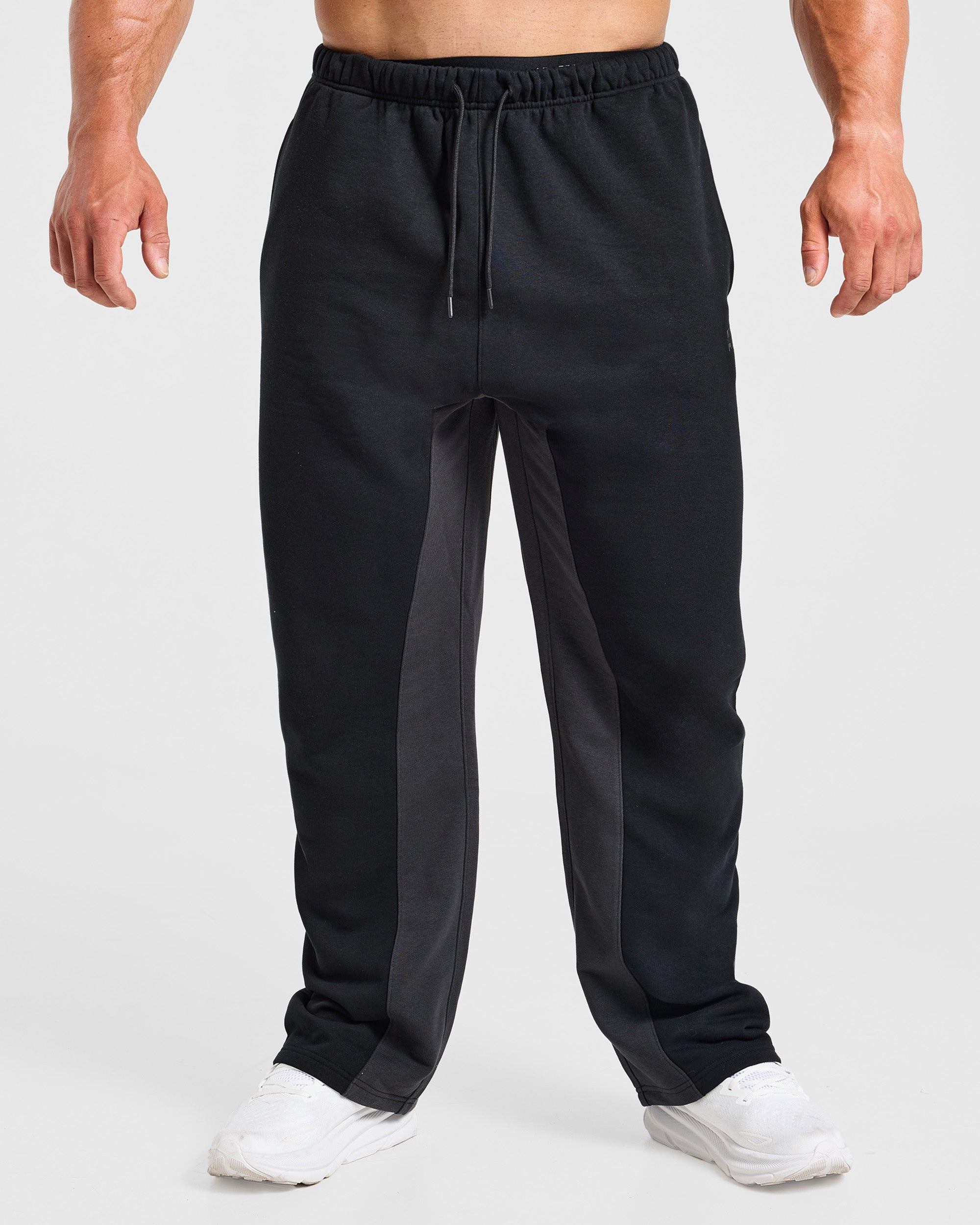 Wesley Vissers x Oversized Straight Leg Joggers - Zwart