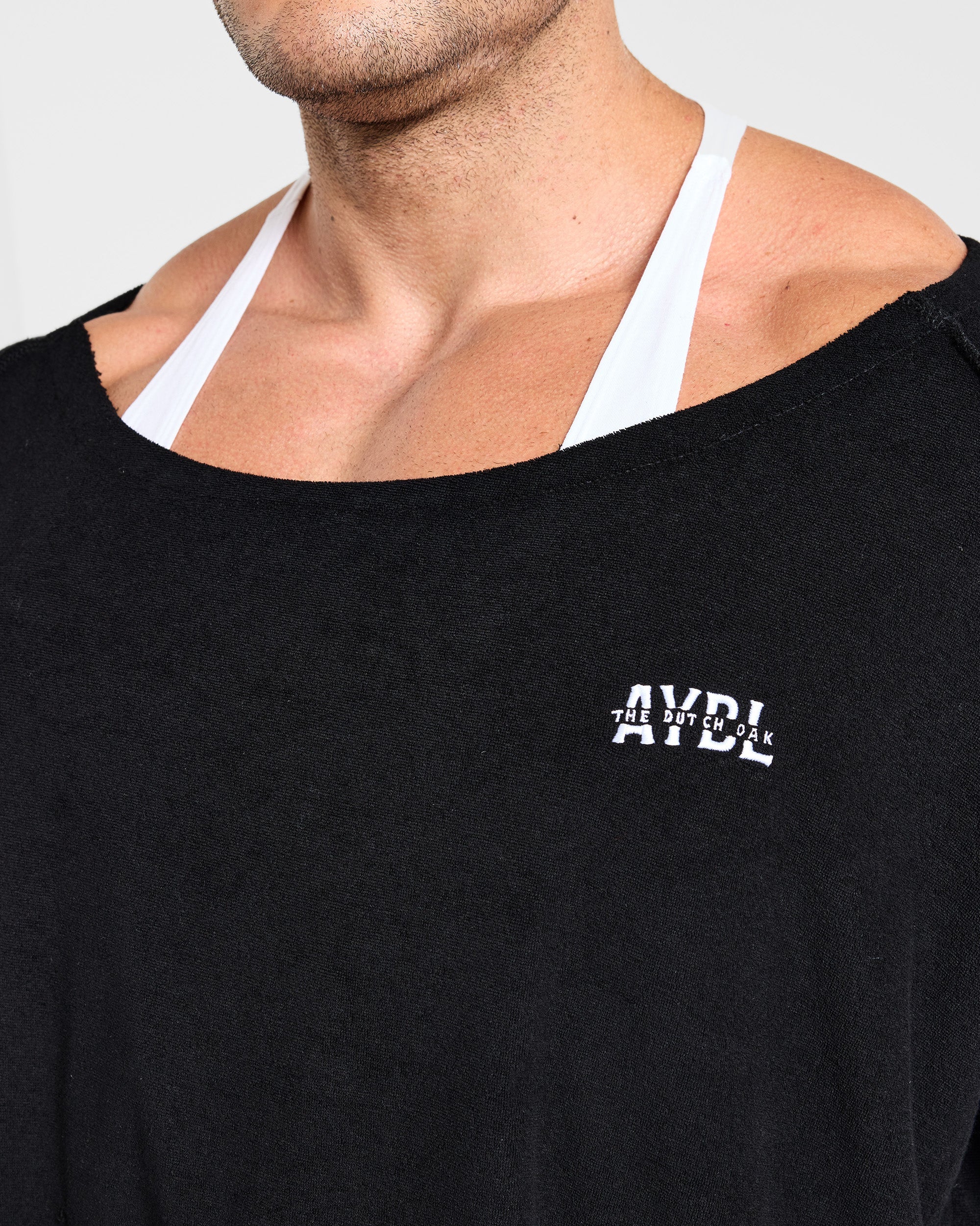 Wesley Vissers x Old School Wide Neck T Shirt - Zwart