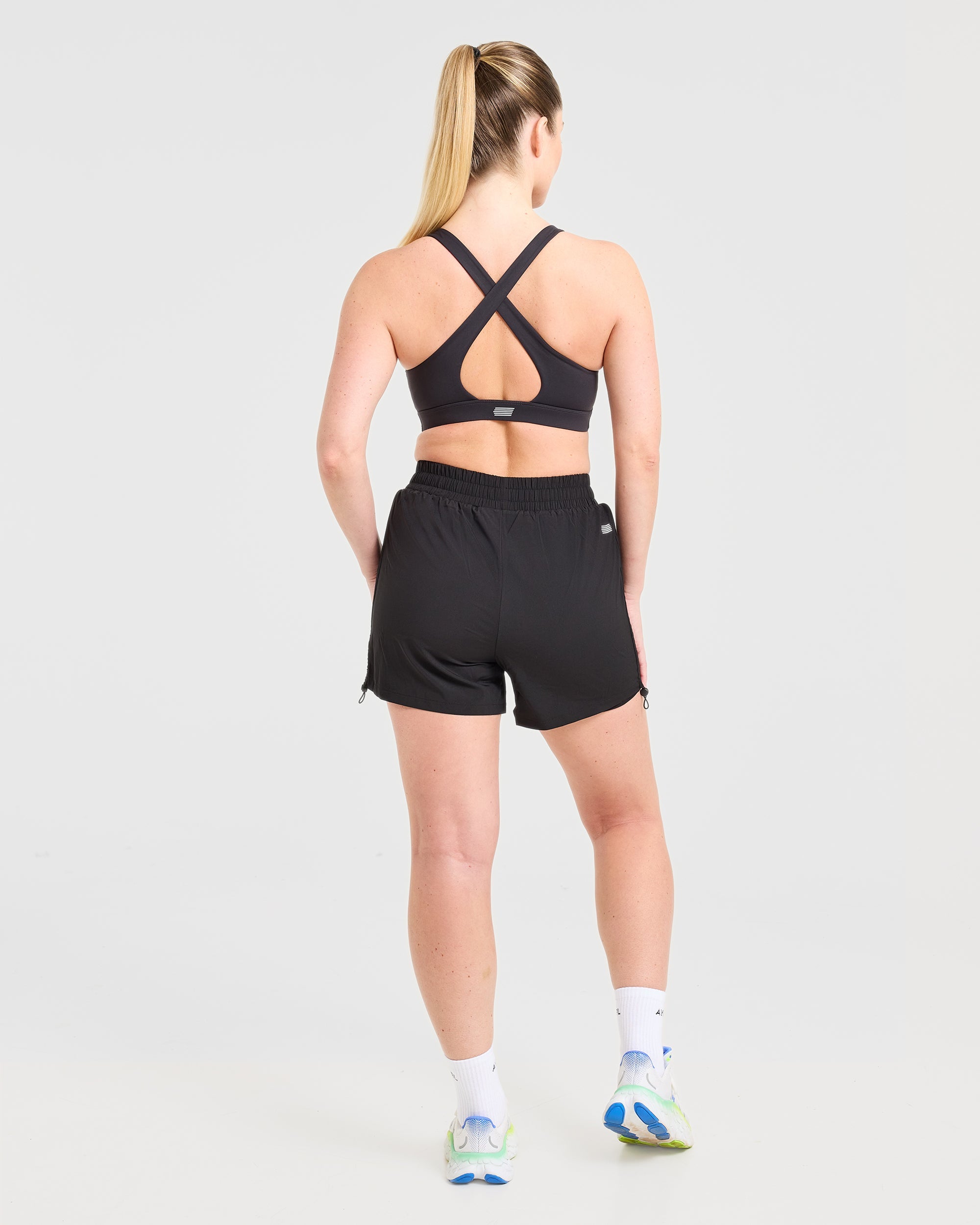 Run Ruched Shorts - Zwart
