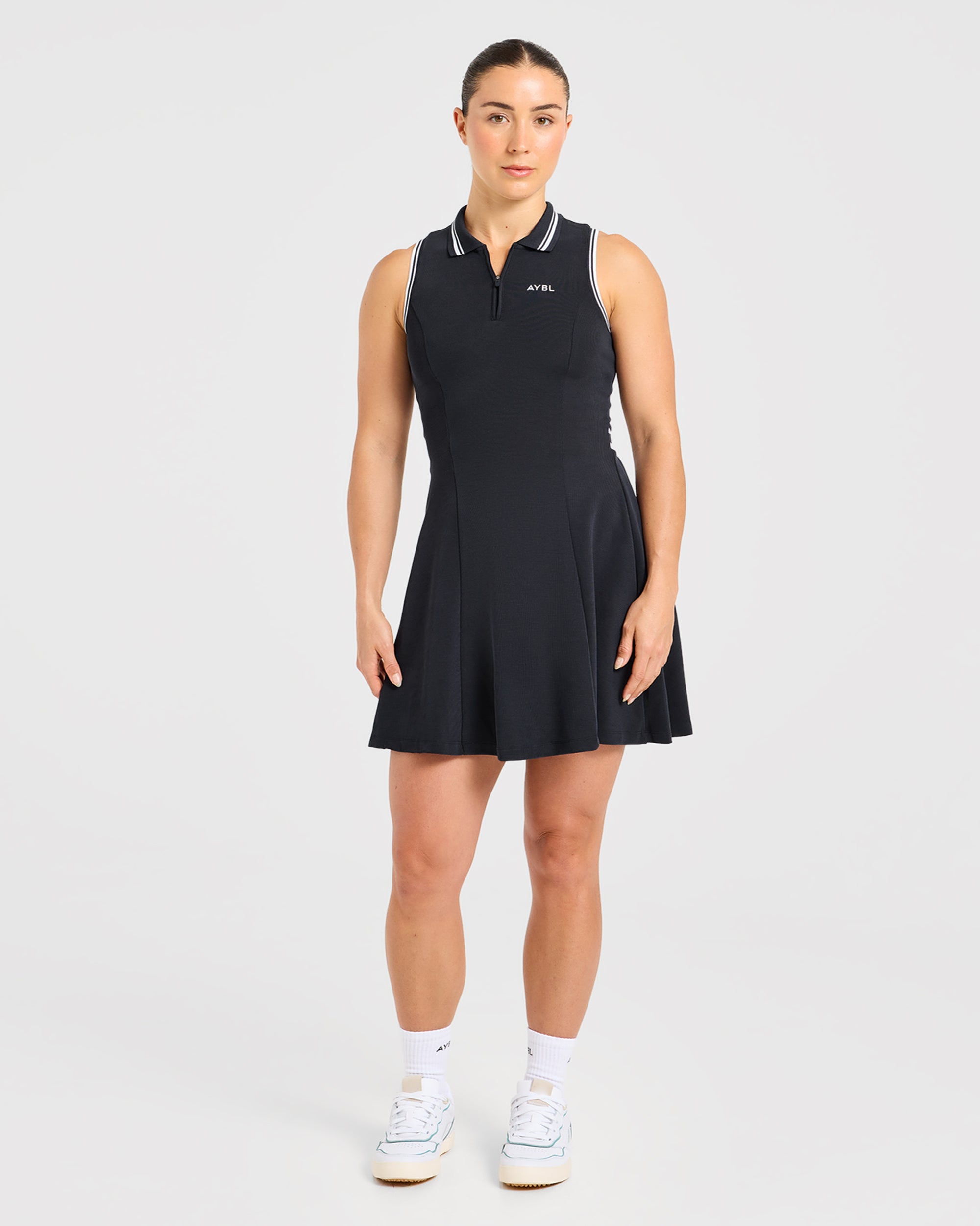 Classic Pleated Dress - Zwart