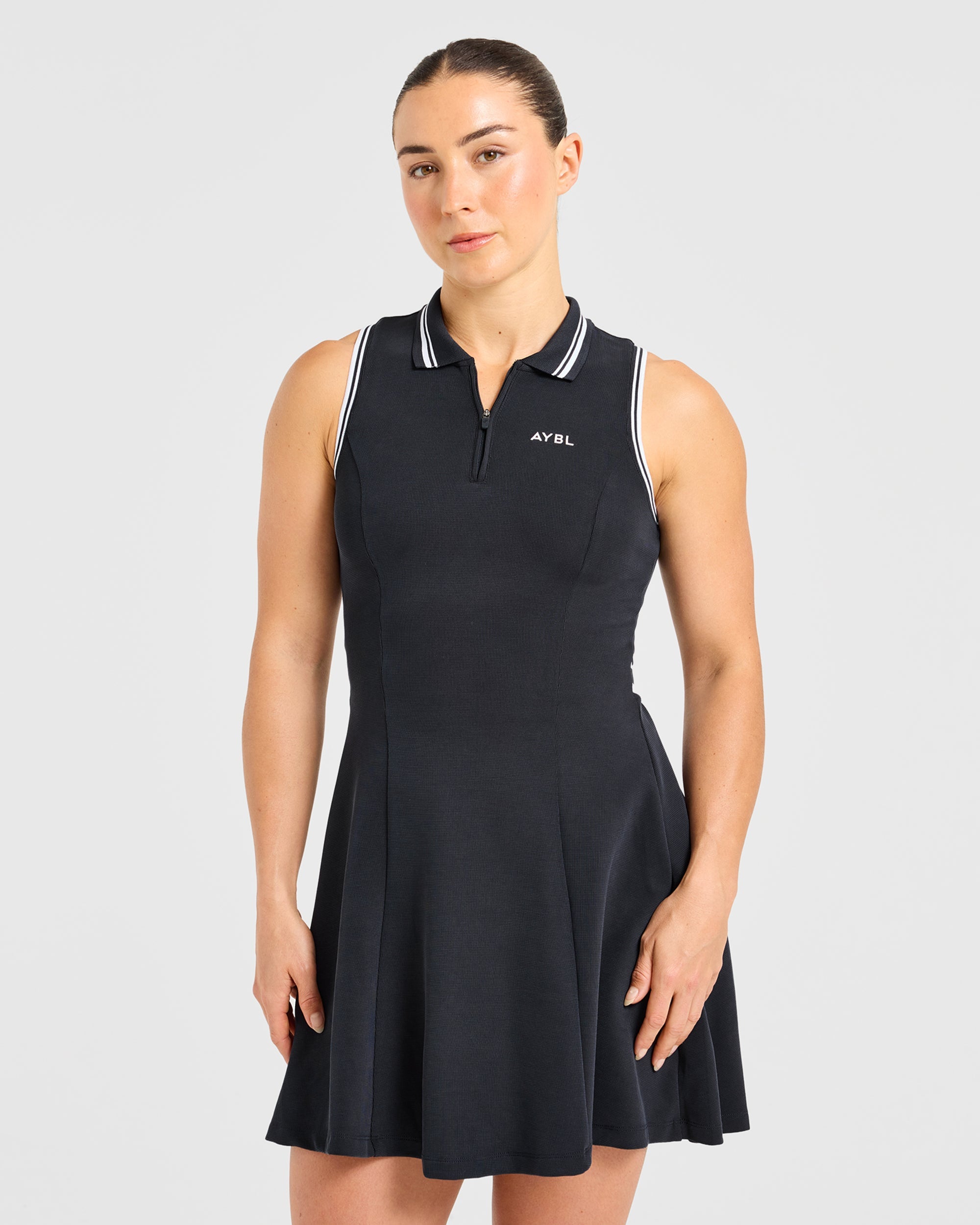 Classic Pleated Dress - Zwart