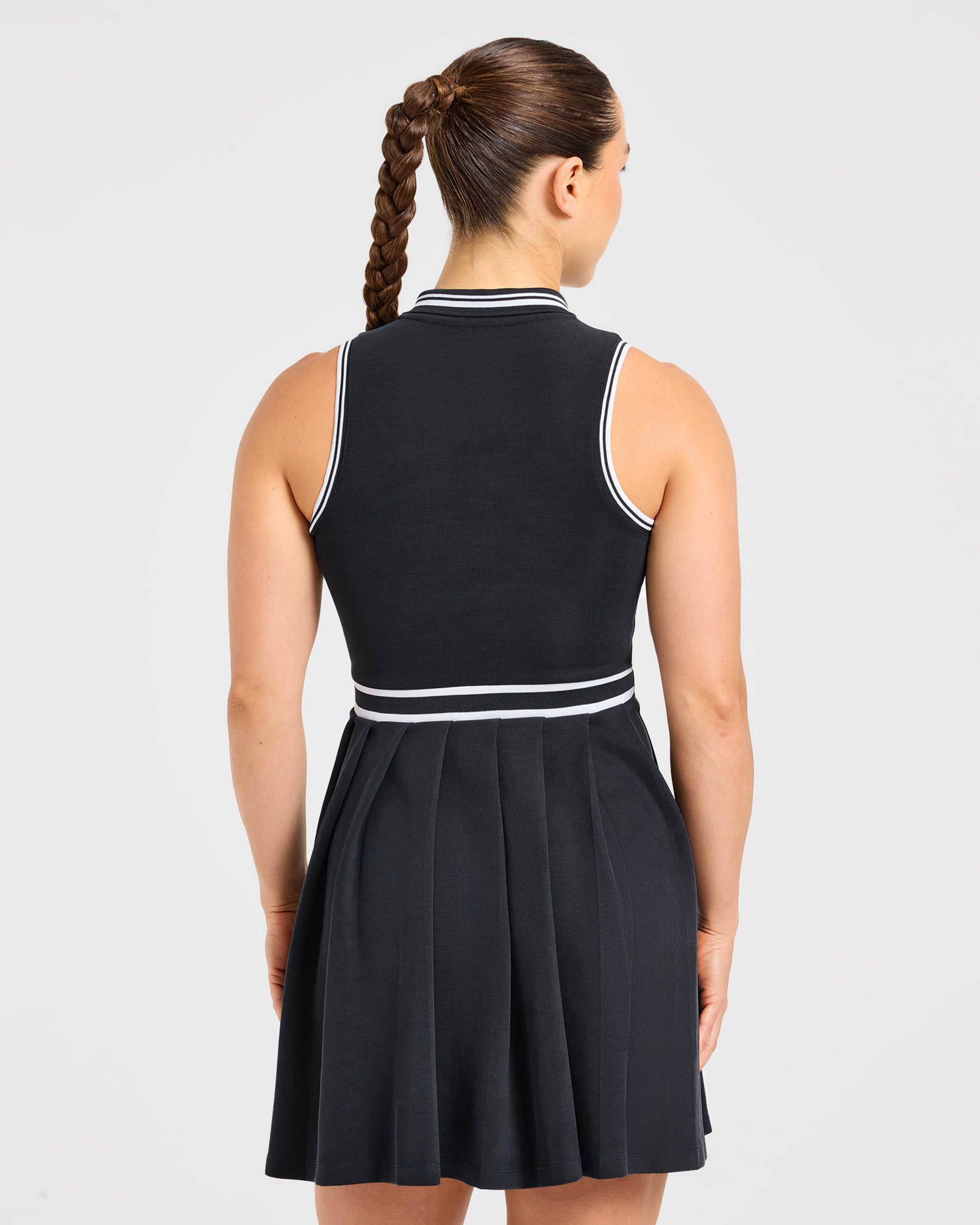 Classic Pleated Dress - Zwart