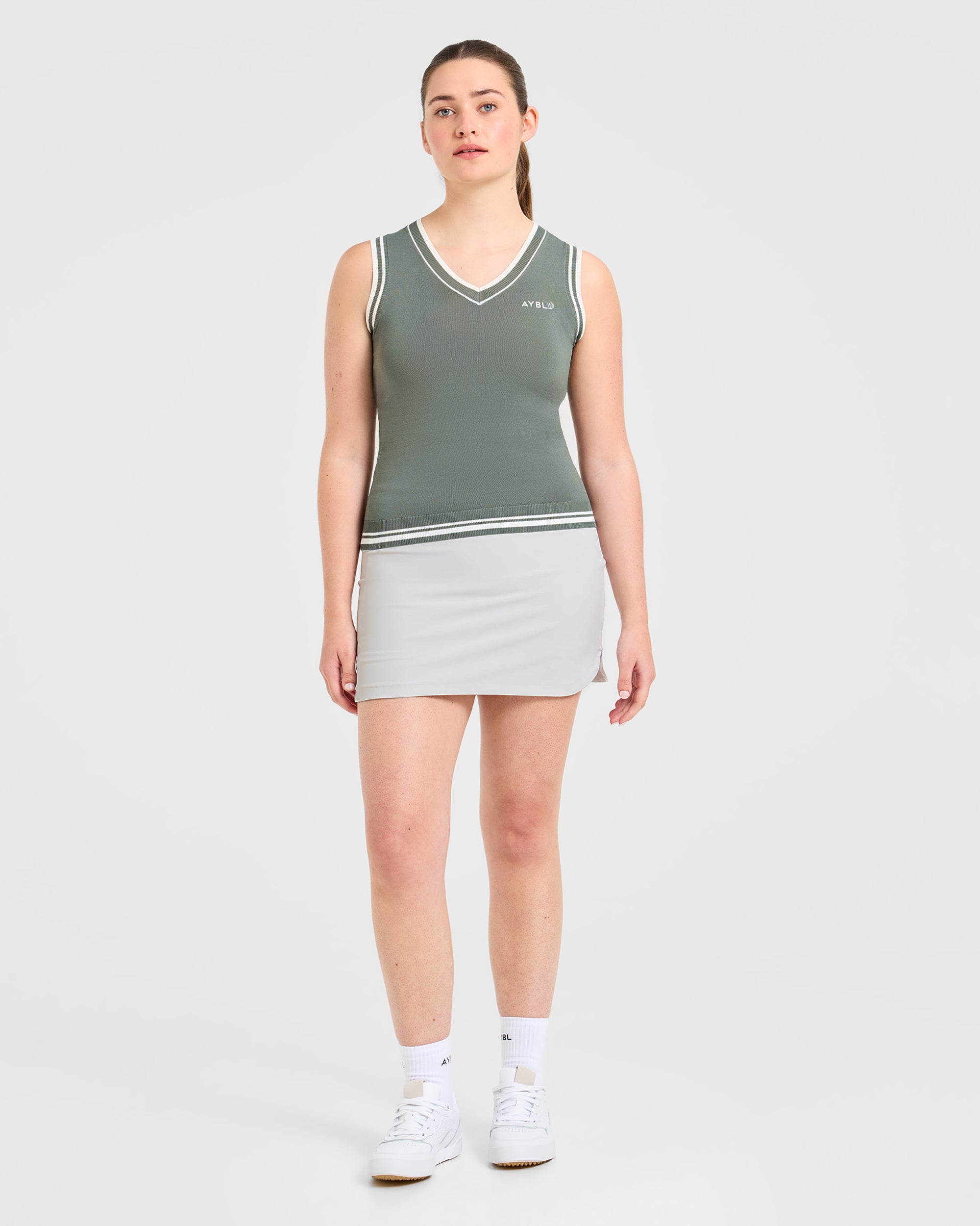 Classic Knitted V Neck Vest - Hillside Groen