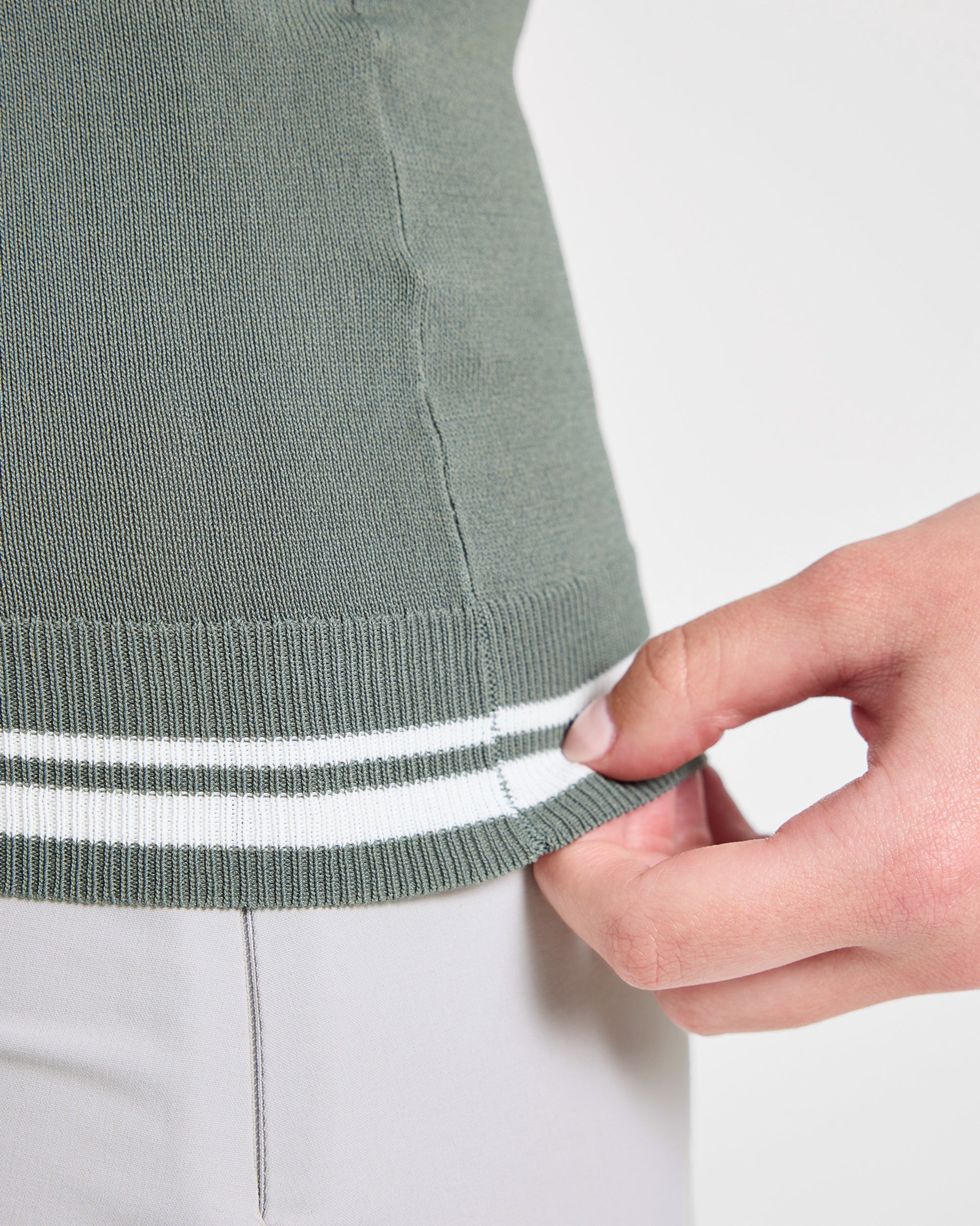 Classic Knitted V Neck Vest - Hillside Groen