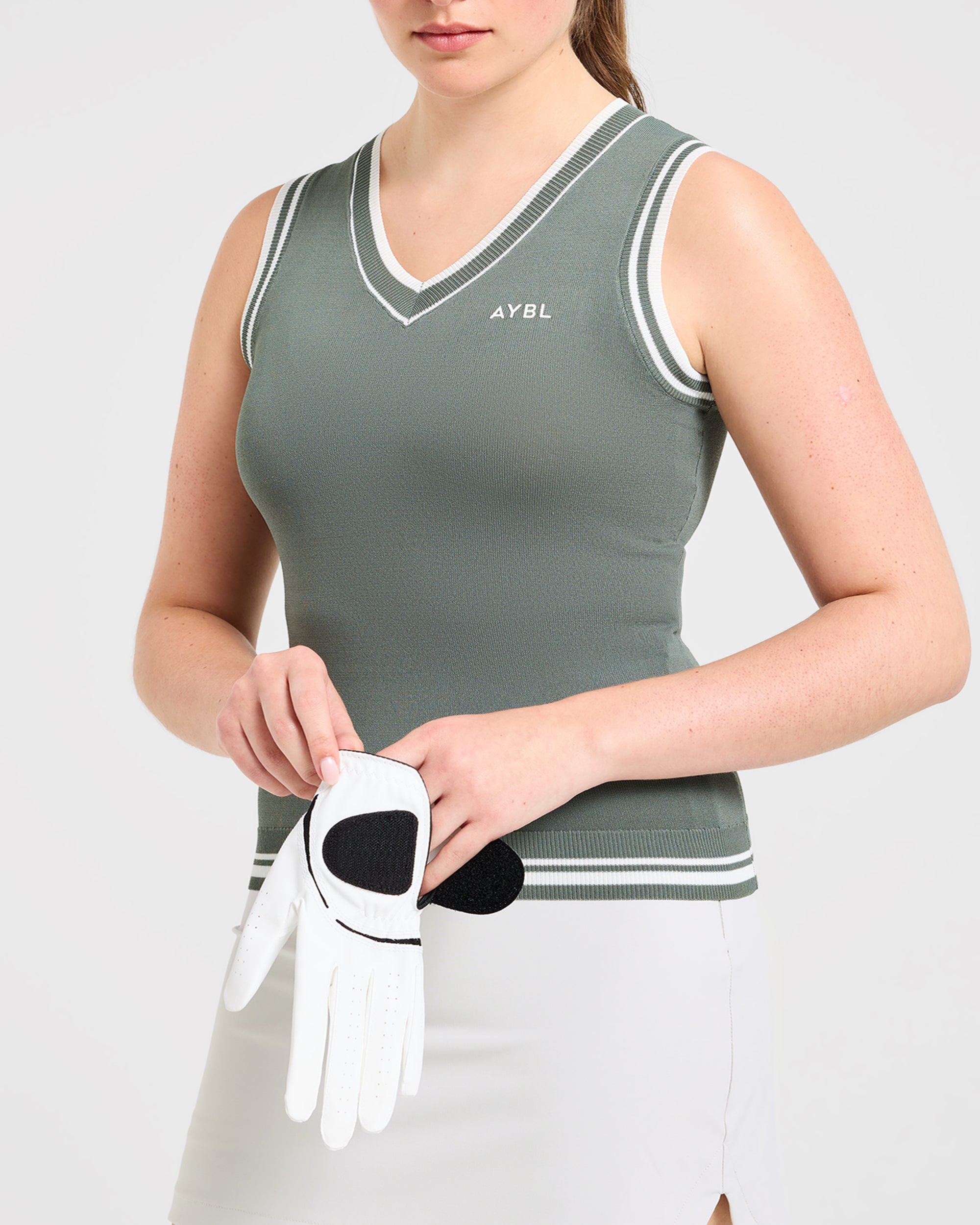 Classic Knitted V Neck Vest - Hillside Groen