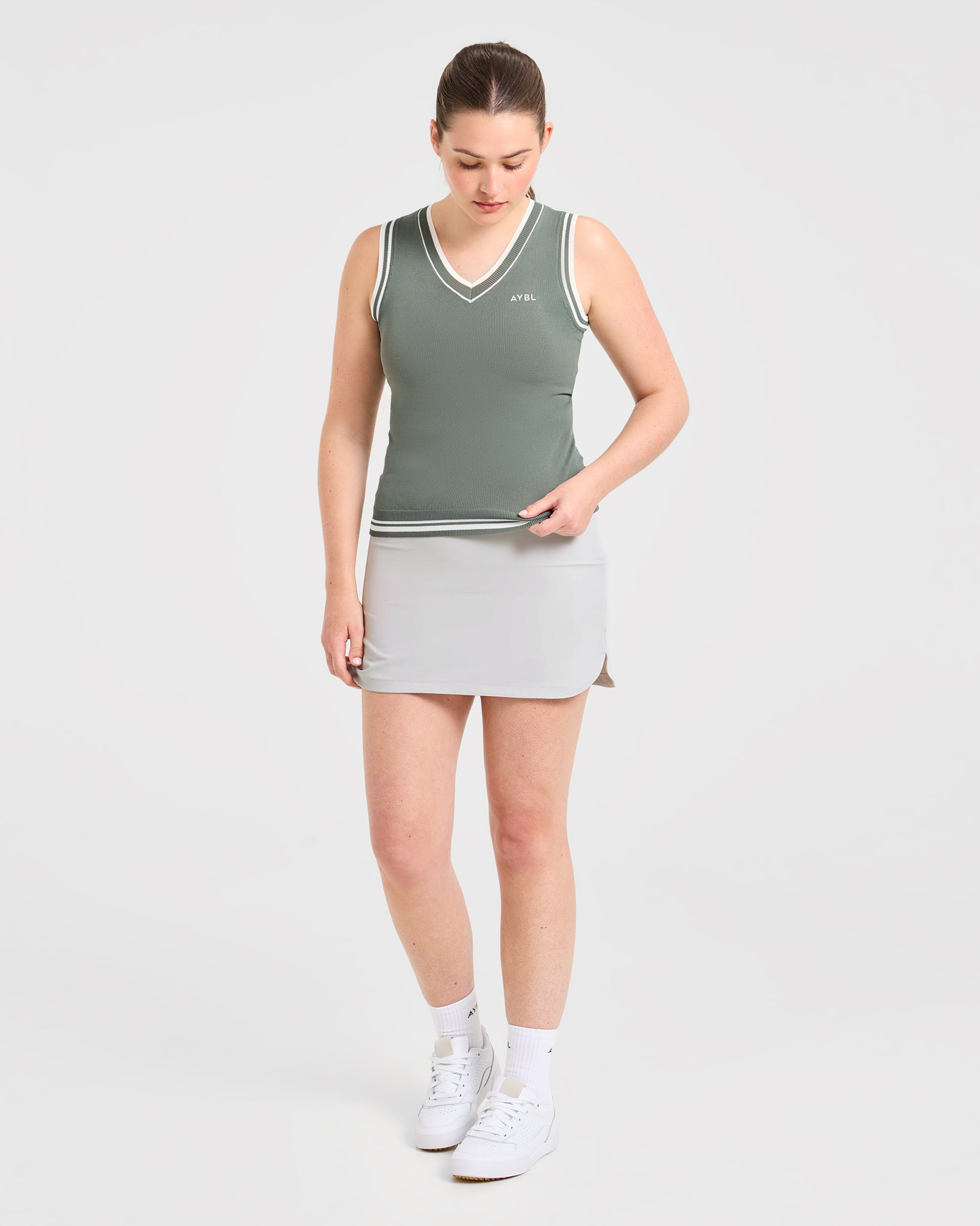 Classic Knitted V Neck Vest - Hillside Groen