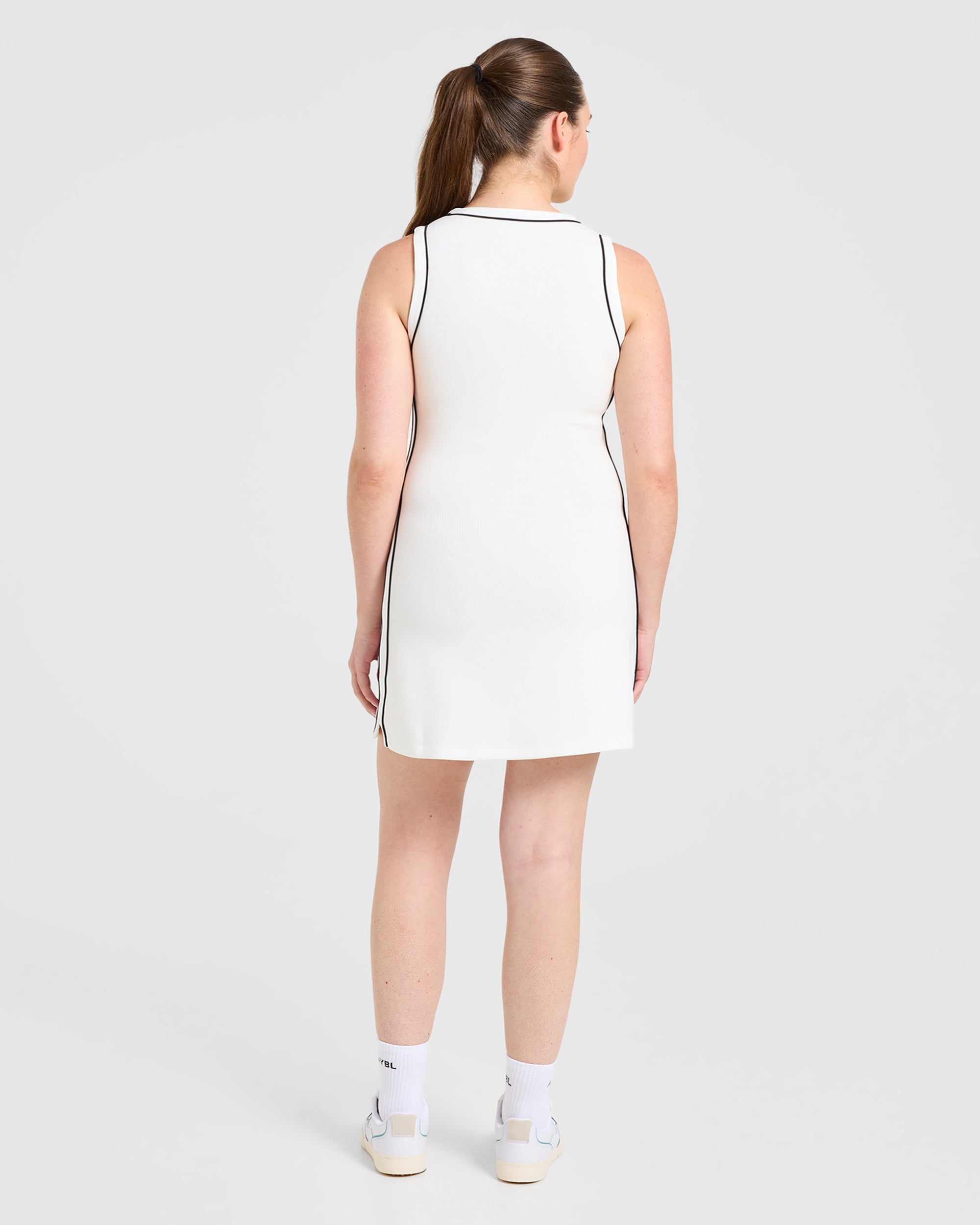 Signature V Neck Dress - Wit