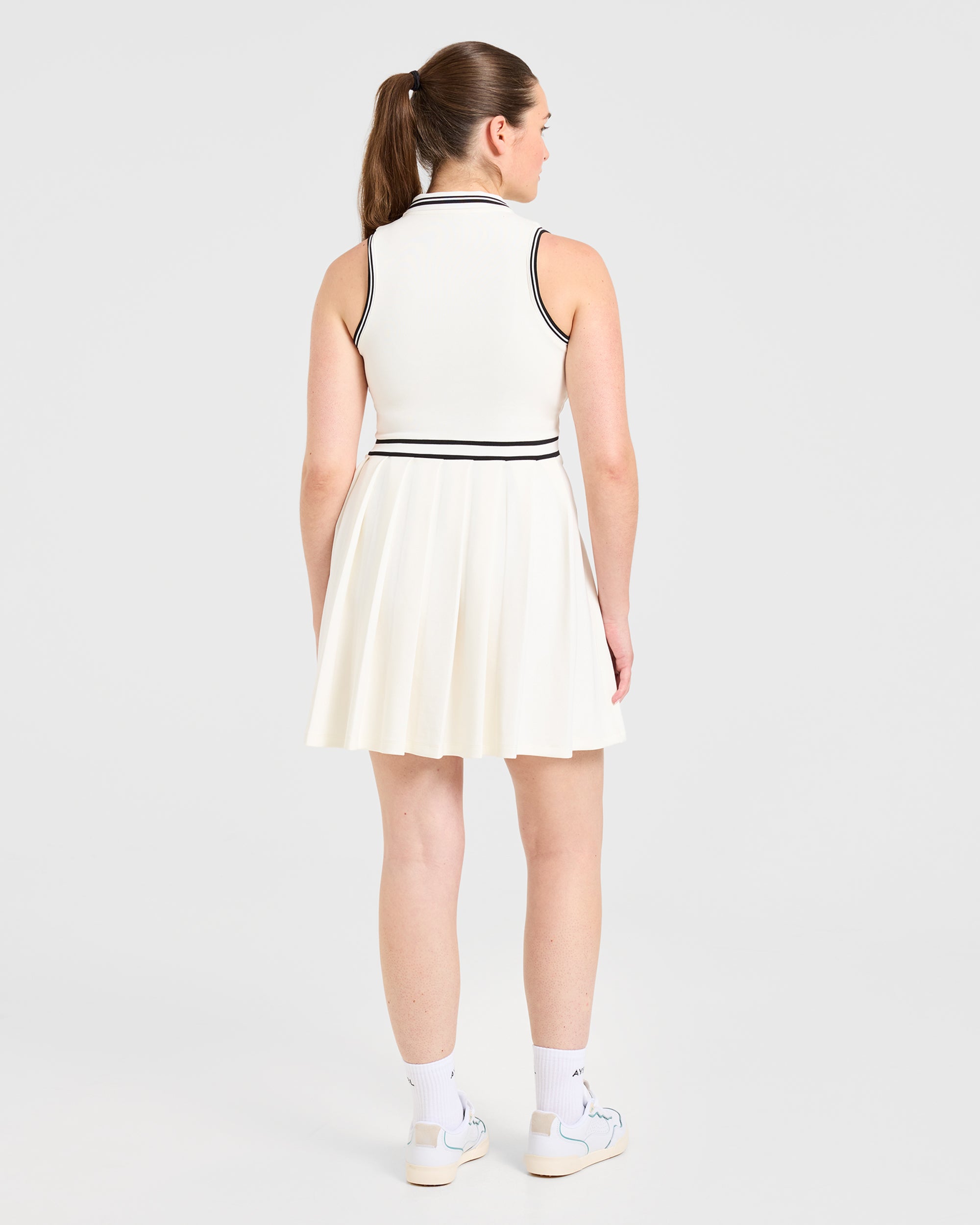 Classic Pleated Dress - Wit