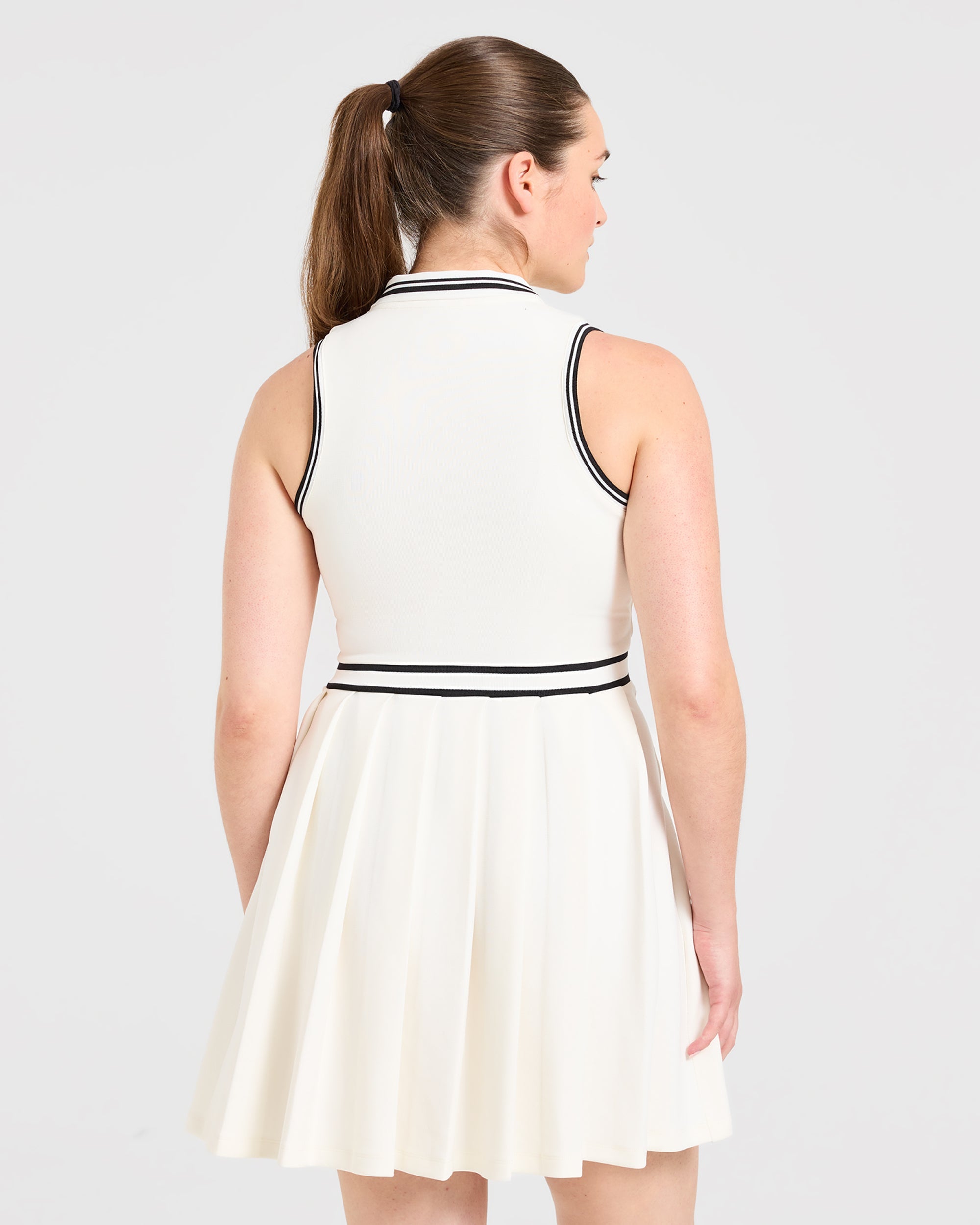 Classic Pleated Dress - Wit