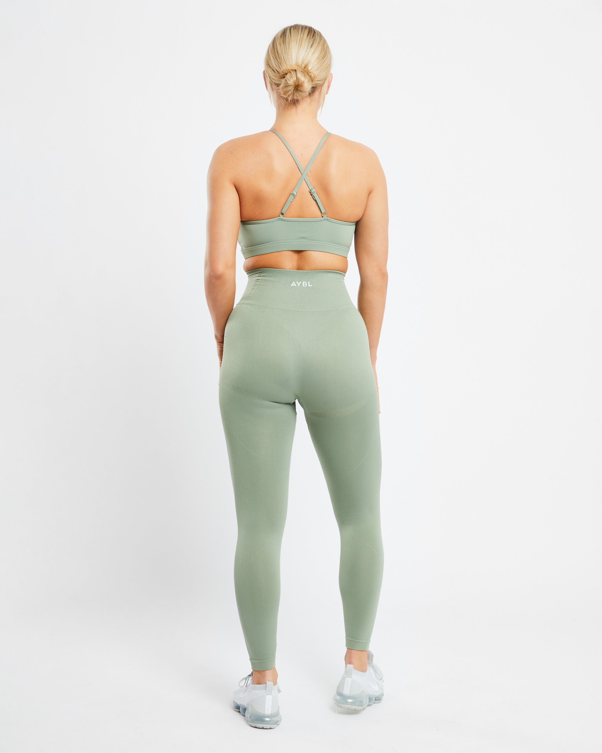 Essential V Neck Sports Bra - Olive Groen