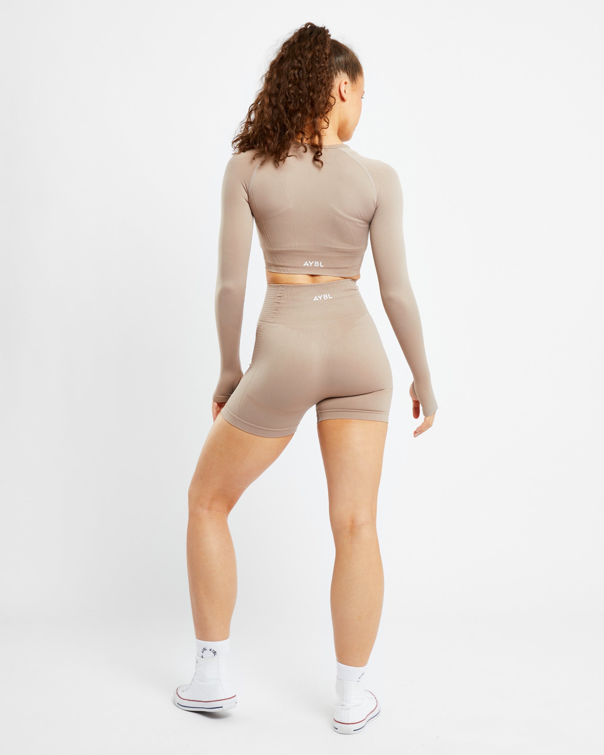 Balance V2 Seamless Long Sleeve Crop Top - Mocha