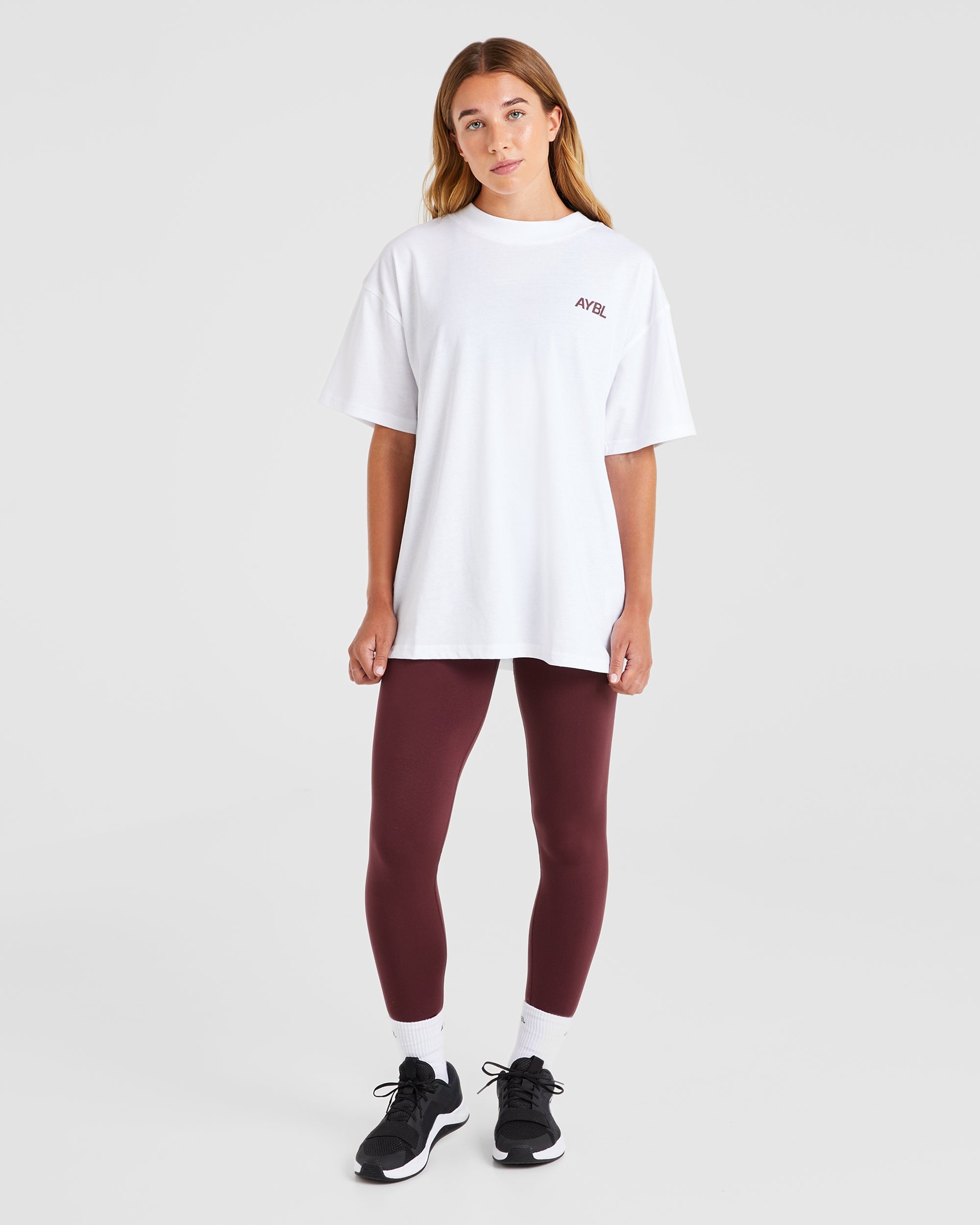 AYBL Sports Club Oversized T Shirt - Wit/Bourgondië
