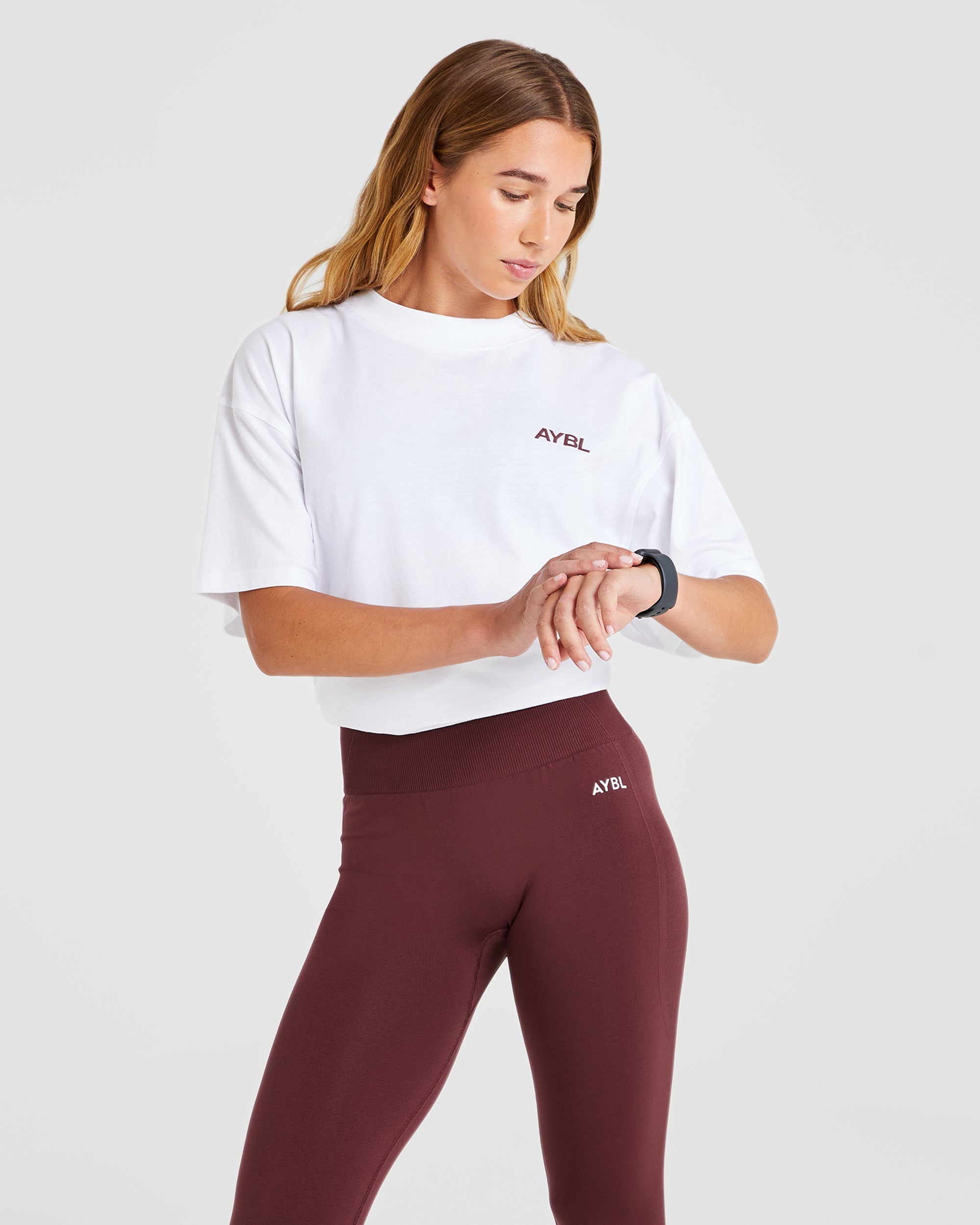 AYBL Sports Club Oversized T Shirt - Wit/Bourgondië