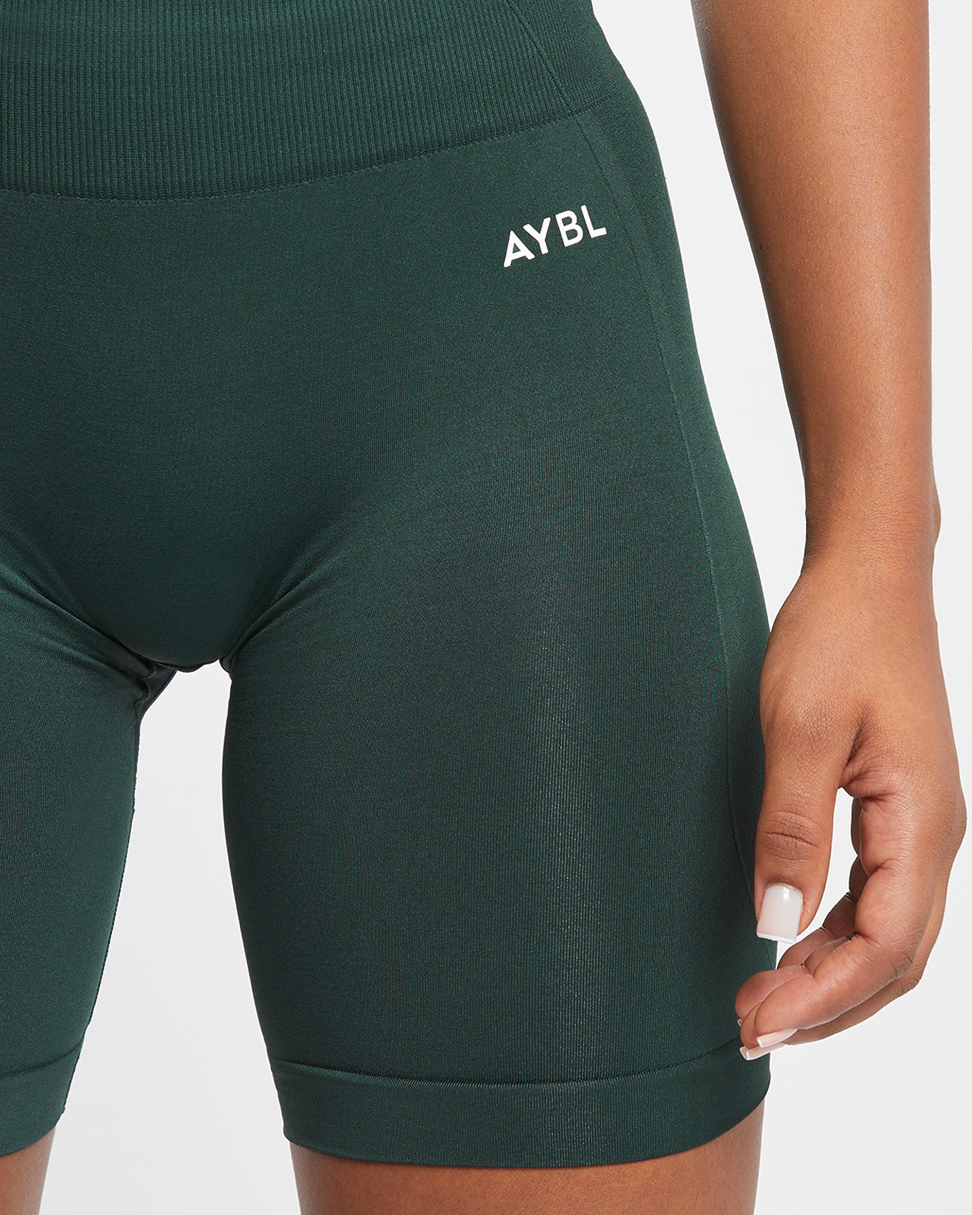 Empower Seamless Cycling Shorts - Dark Groen