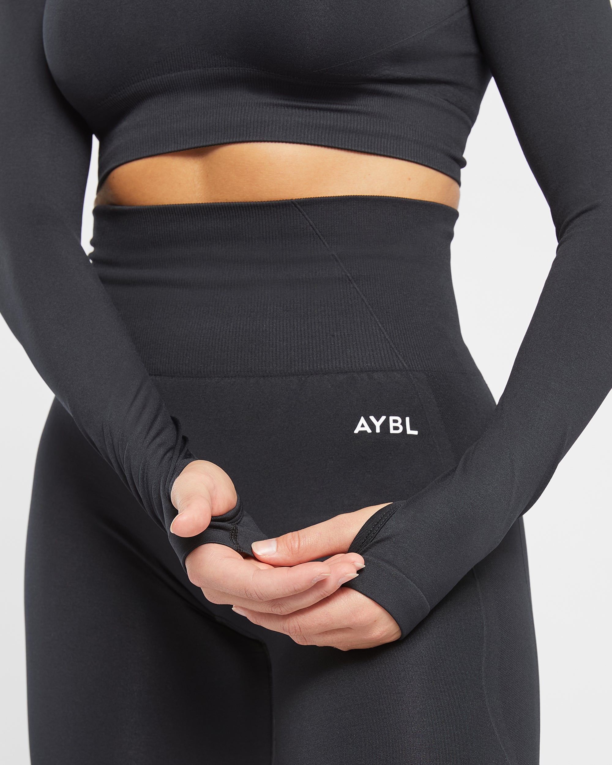 Empower Seamless Long Sleeve Crop Top - Zwart