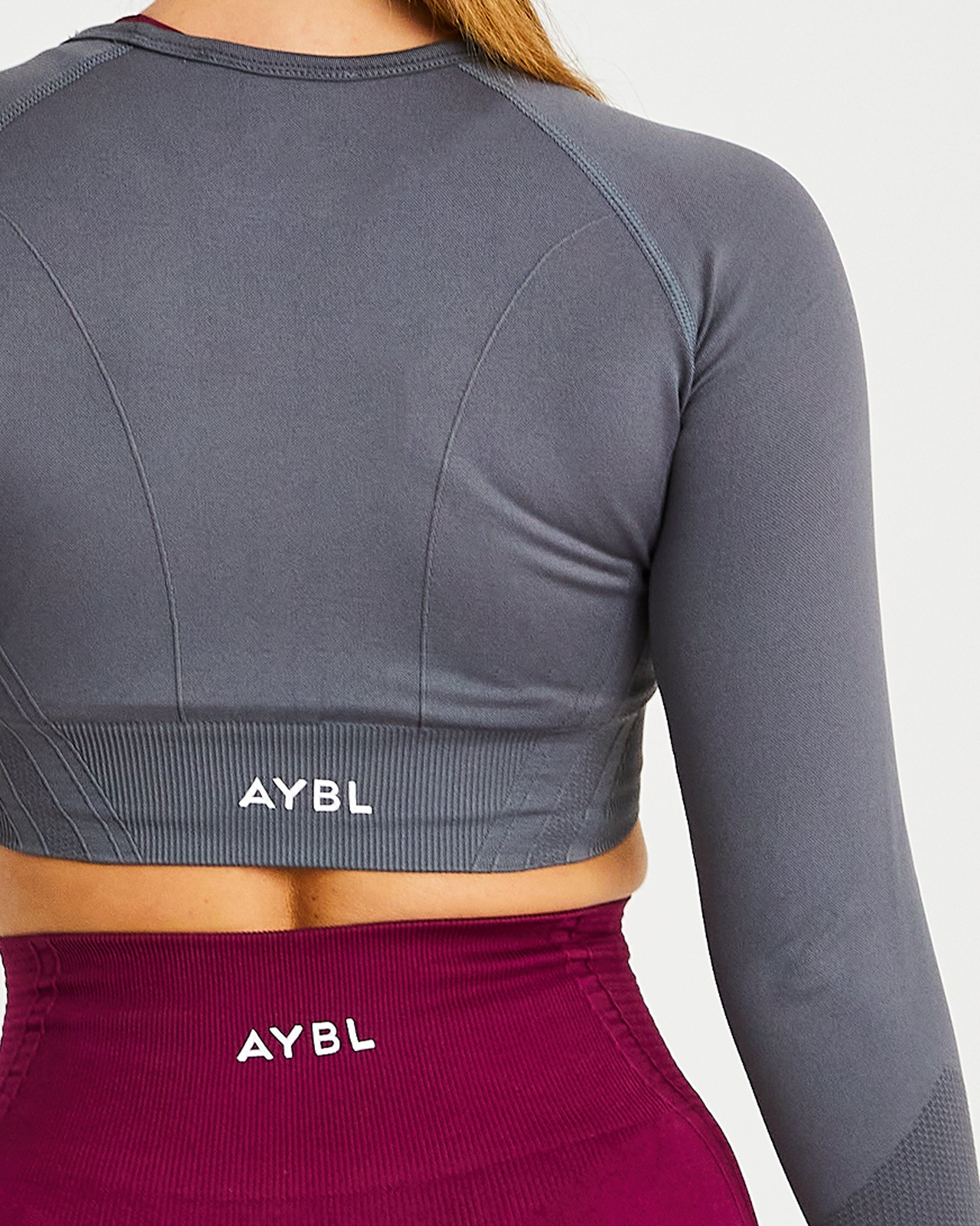 Balance V2 Seamless Long Sleeve Crop Top - Castlerock Grijs