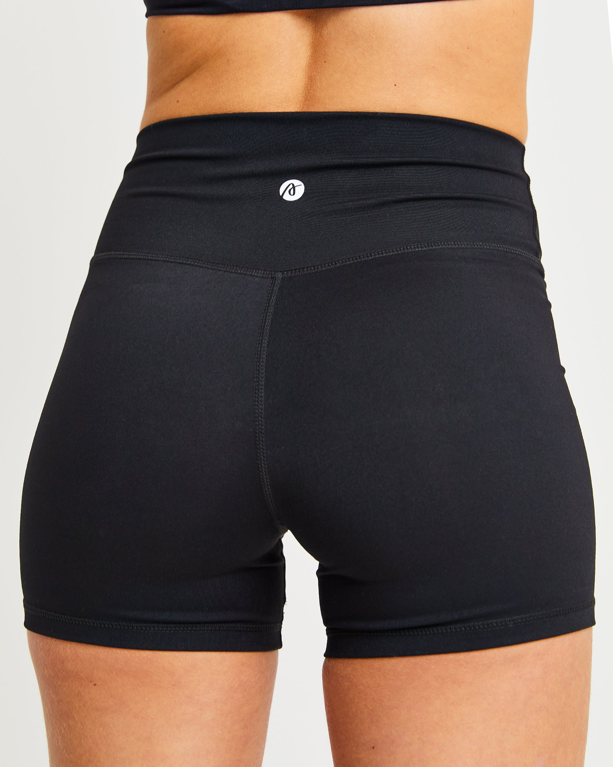 Core Shorts - Zwart