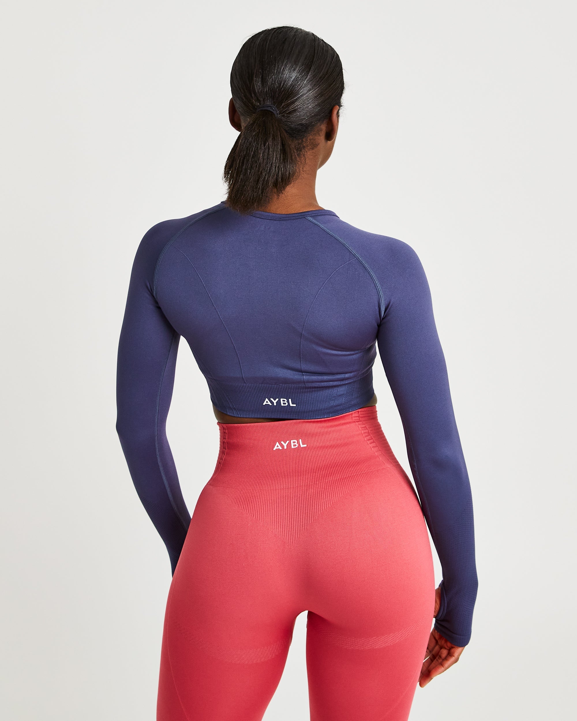 Balance V2 Seamless Long Sleeve Crop Top - Navy Blauw