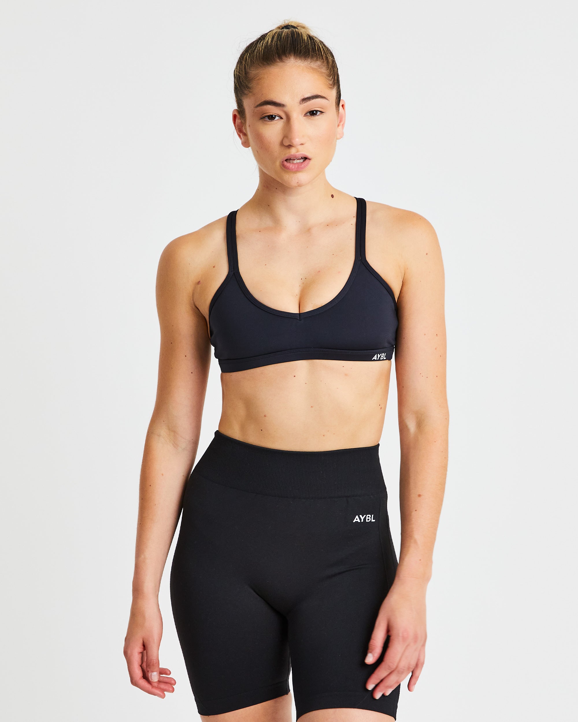 Essential Strappy Sports Bra - Zwart