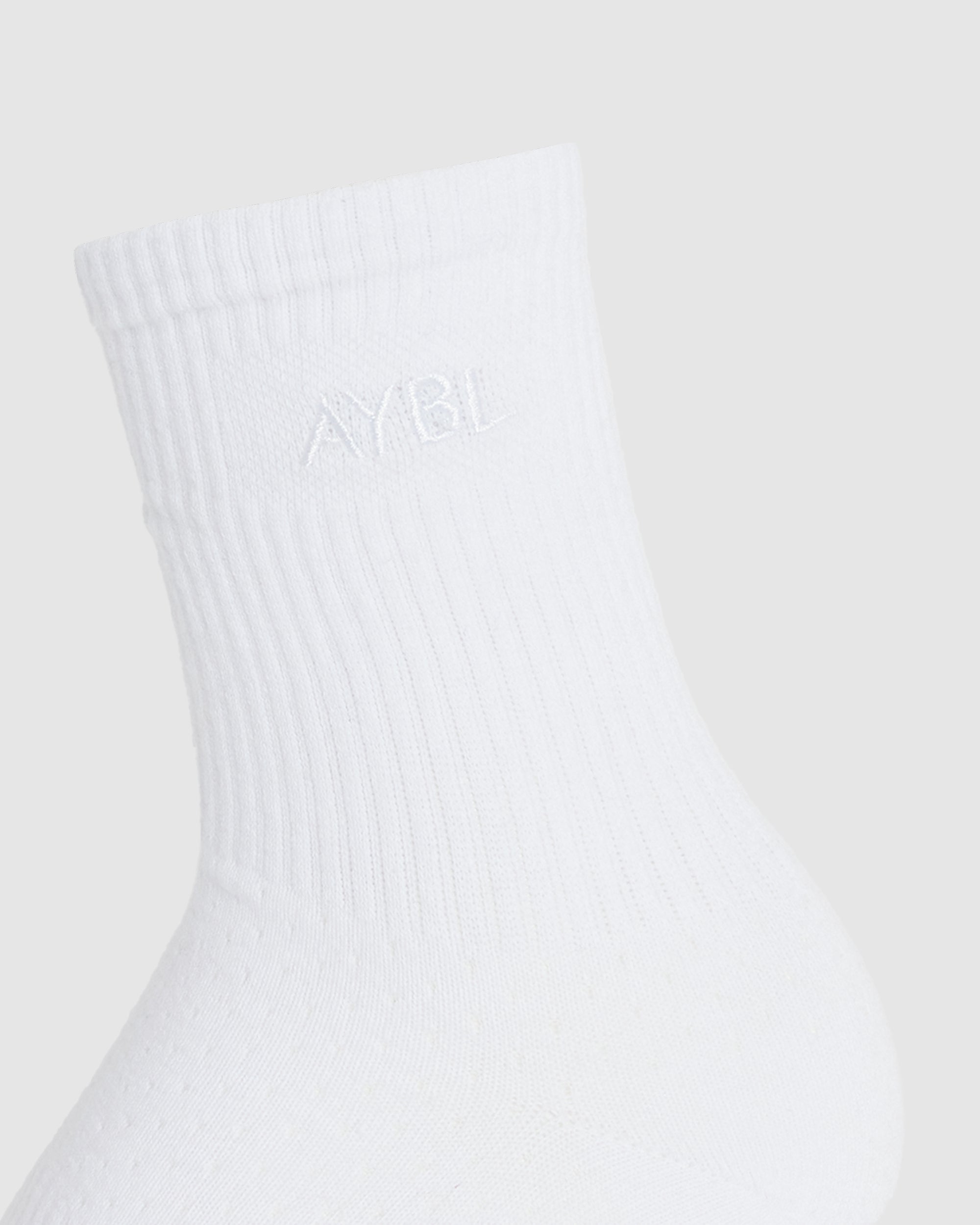 Tonal Embroidered Crew Socks - Wit