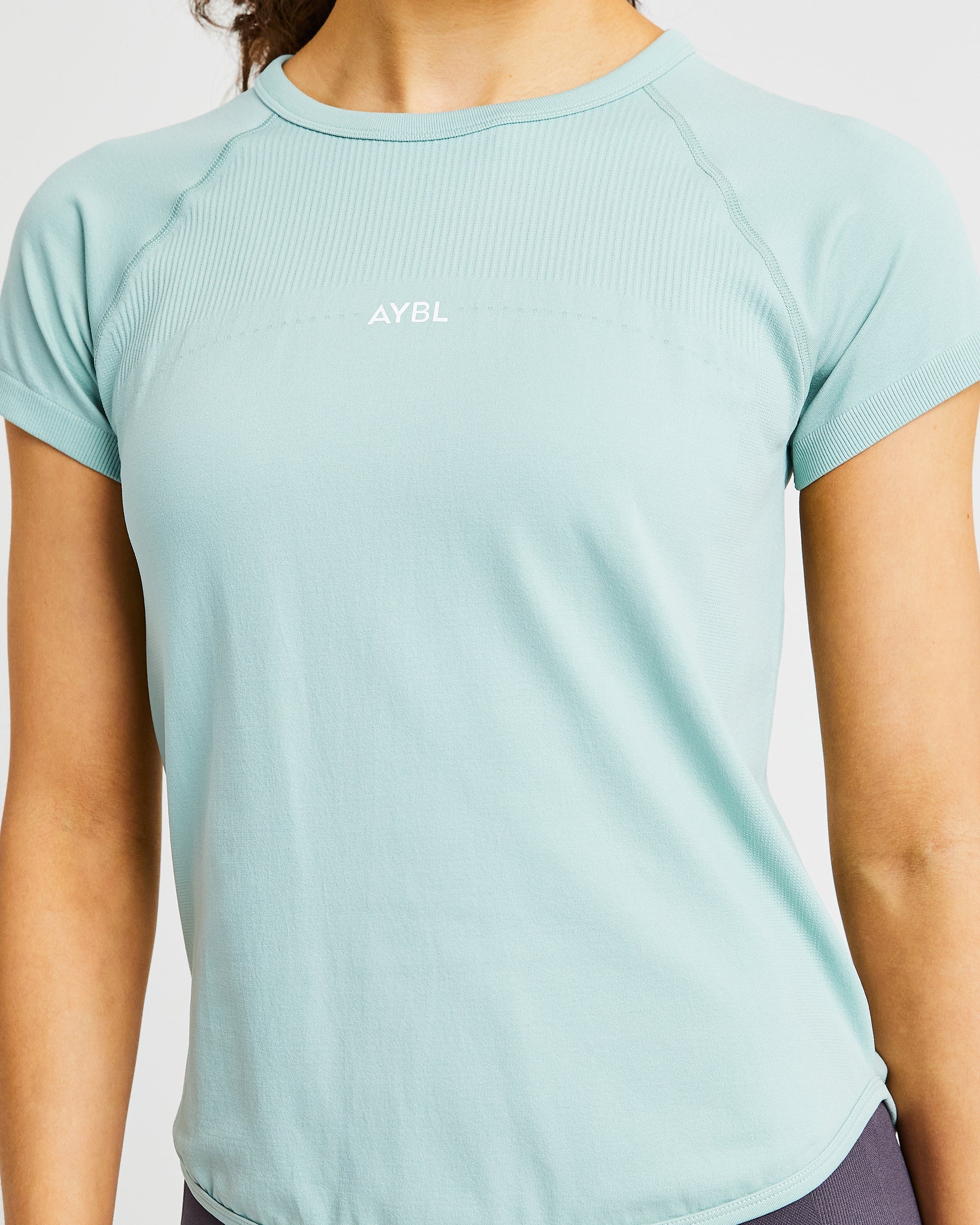 Reform Seamless T Shirt - Sage Groen