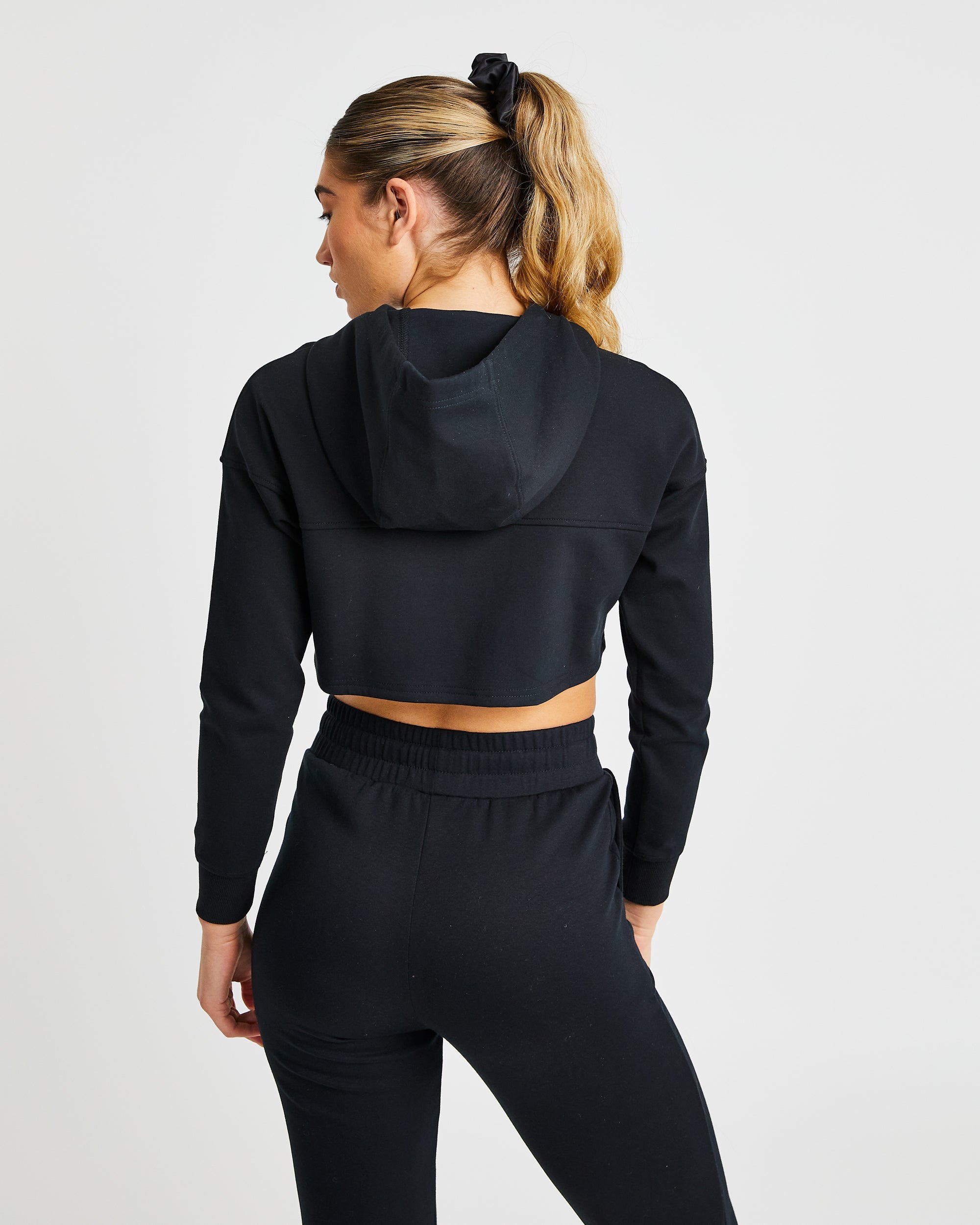 Everyday Cutout Crop Hoodie - Zwart