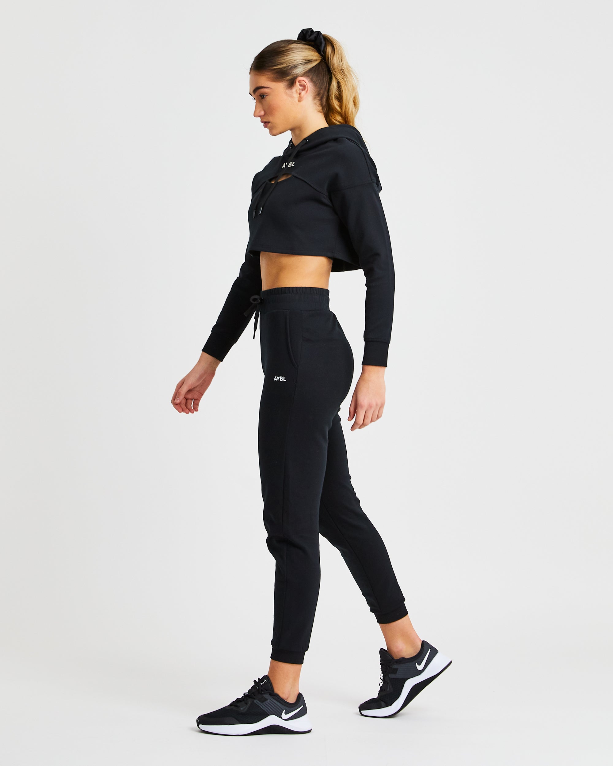 Everyday Cutout Crop Hoodie - Zwart